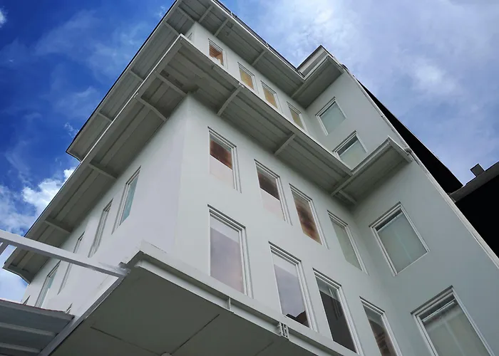 Urooms Senayan Jakarta