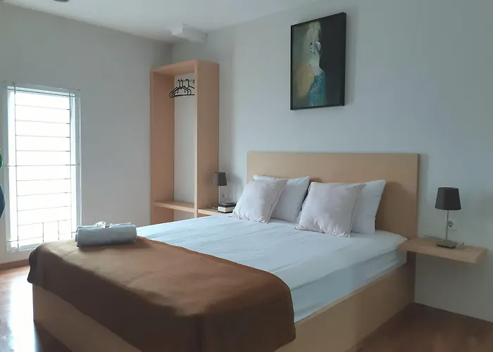 Urooms Senayan Jakarta